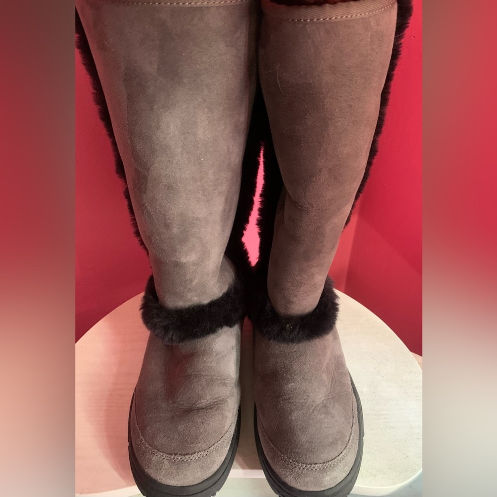Ugg Women’s Sunburst Tall Boots